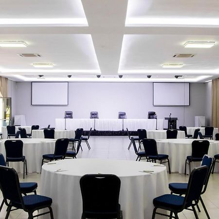 Urban Bliss Hotel Kabwe Экстерьер фото