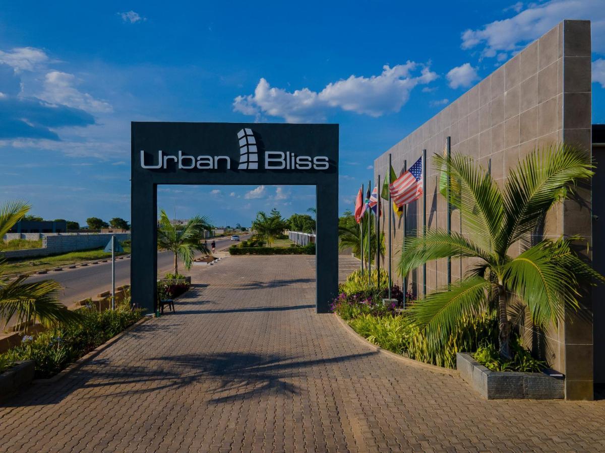 Urban Bliss Hotel Kabwe Экстерьер фото